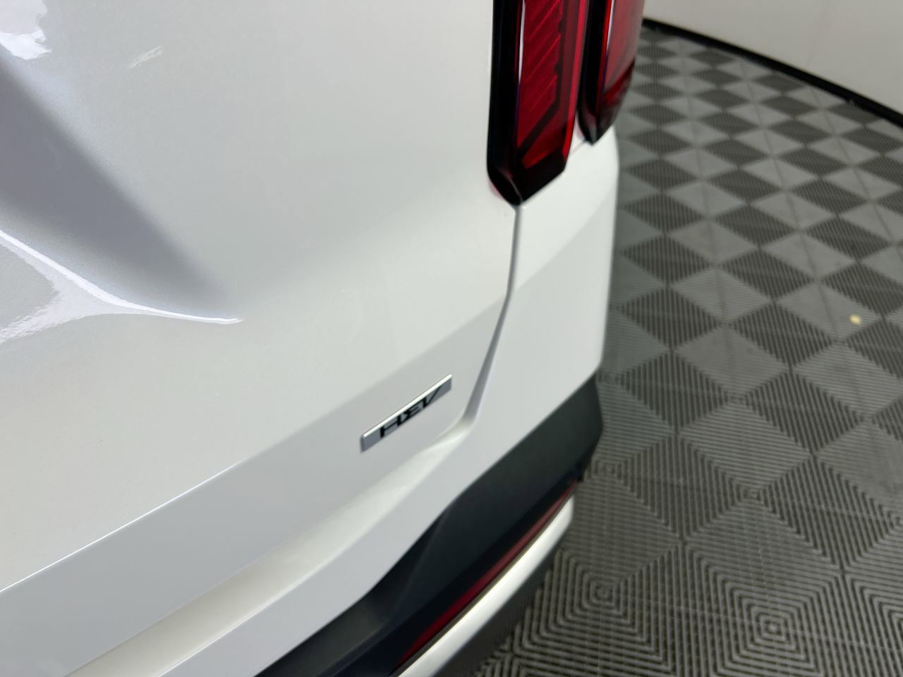 2026 Kia Sorento Hybrid - Photo 10