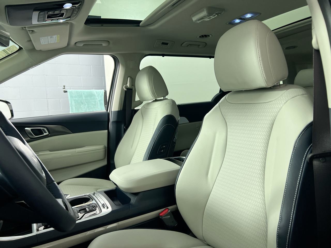 2026 Kia Carnival Hybrid - Photo 14