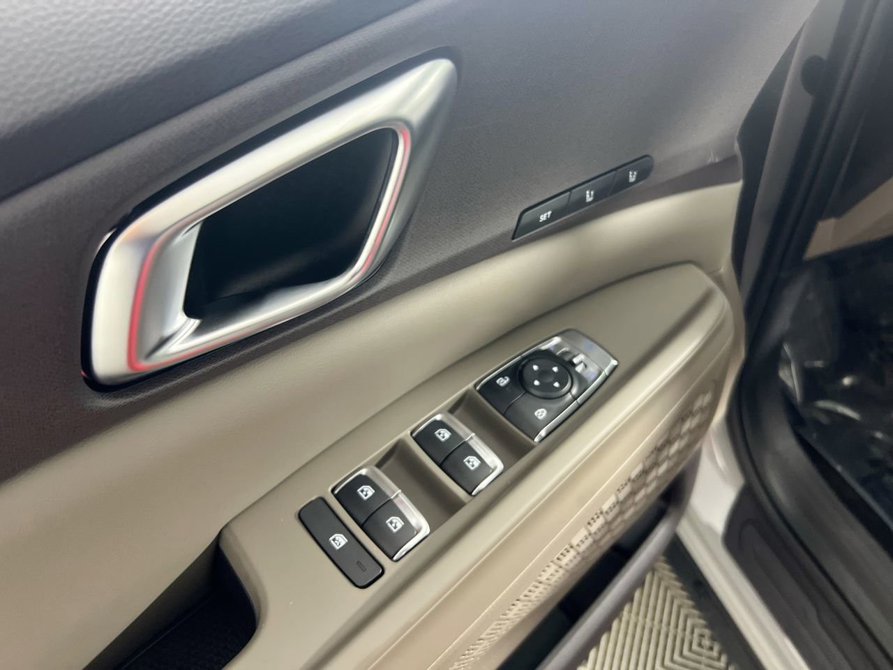 2026 Kia Carnival Hybrid - Photo 15