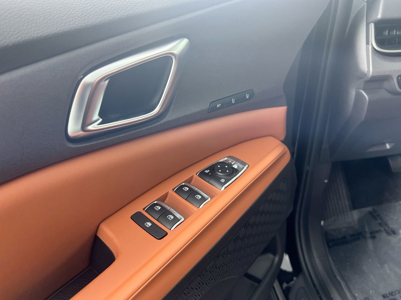2026 Kia Carnival Hybrid - Photo 15
