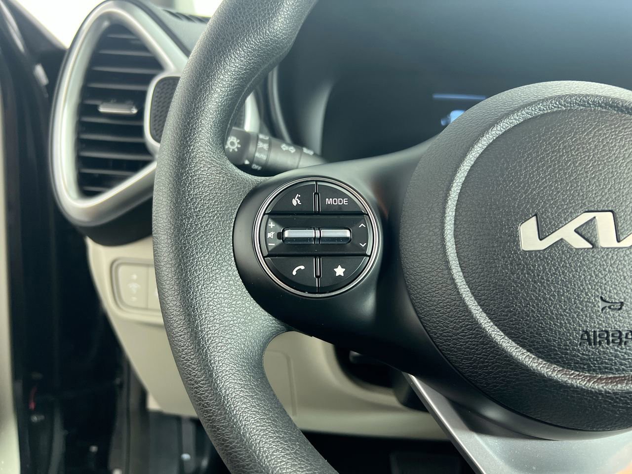 2025 Kia Soul - Photo 17