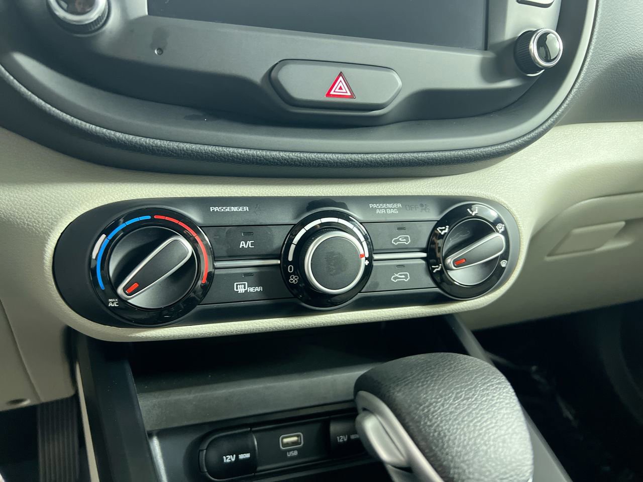 2025 Kia Soul - Photo 23