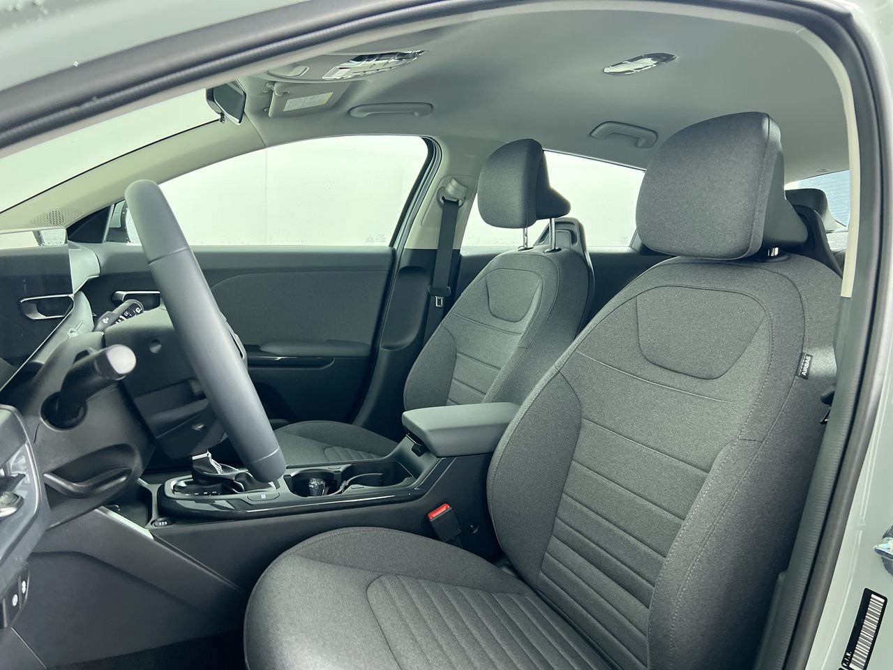 2025 Kia K4 - Photo 14