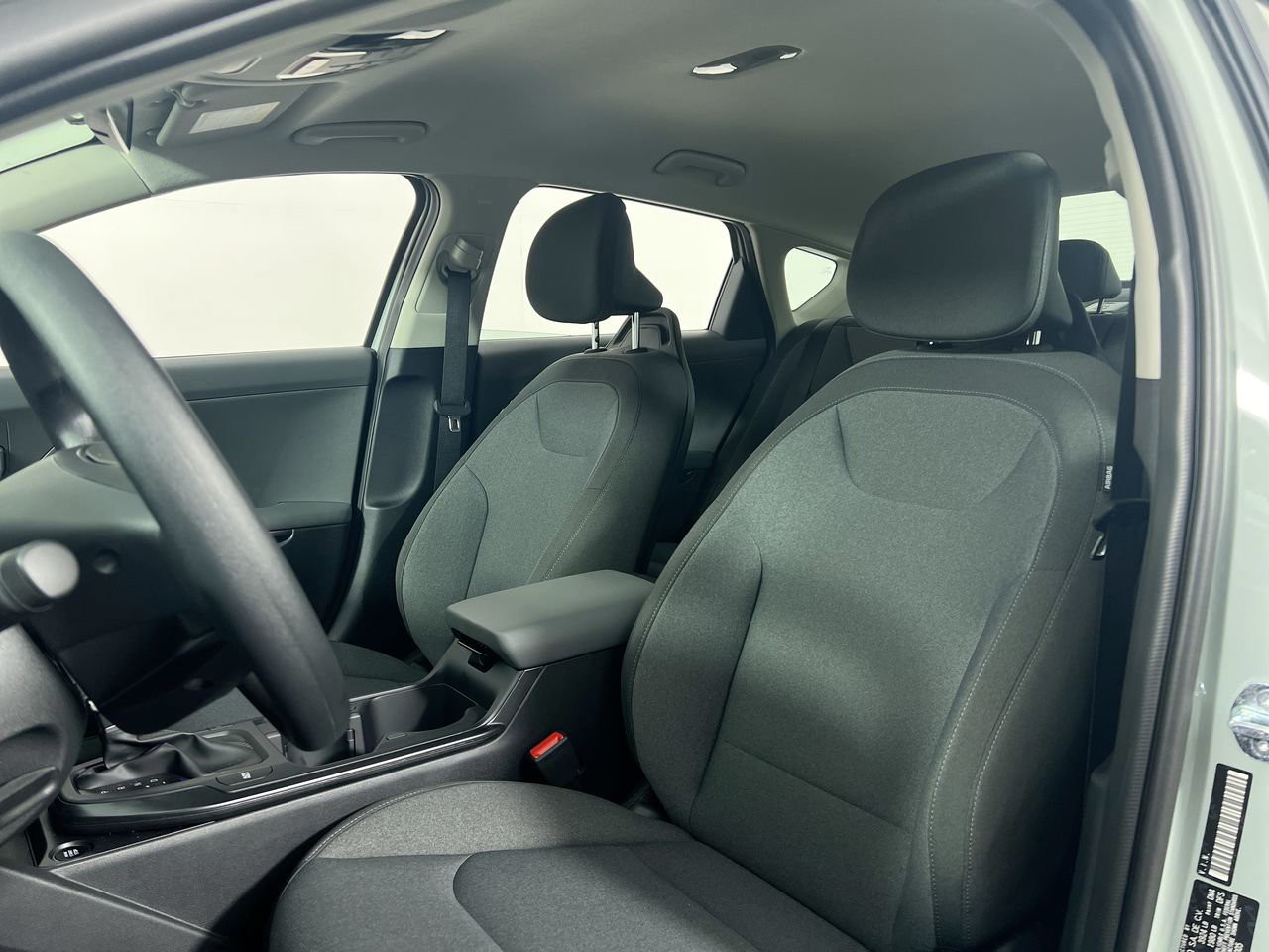 2025 Kia K4 - Photo 13