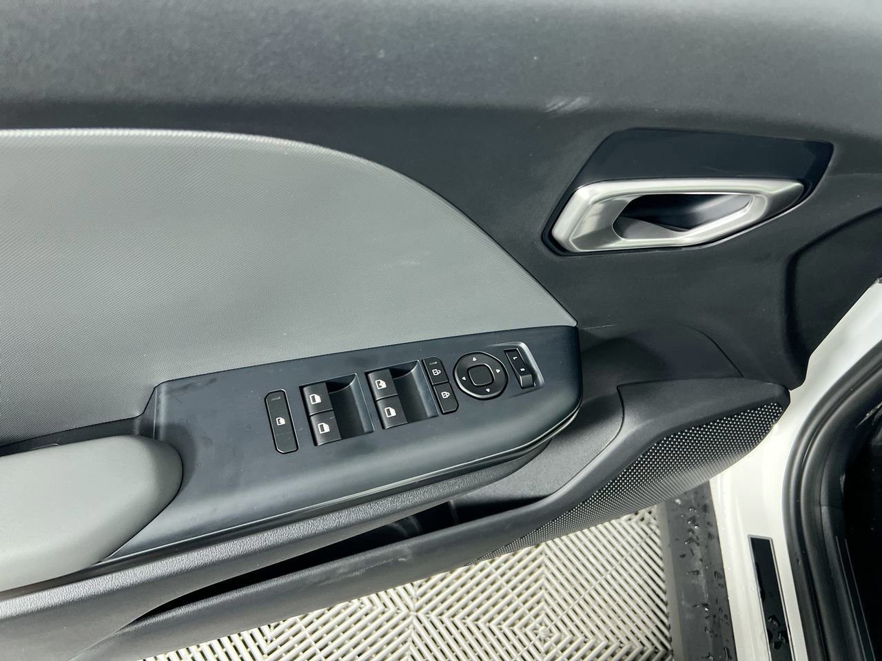 2025 Kia K4 - Photo 15