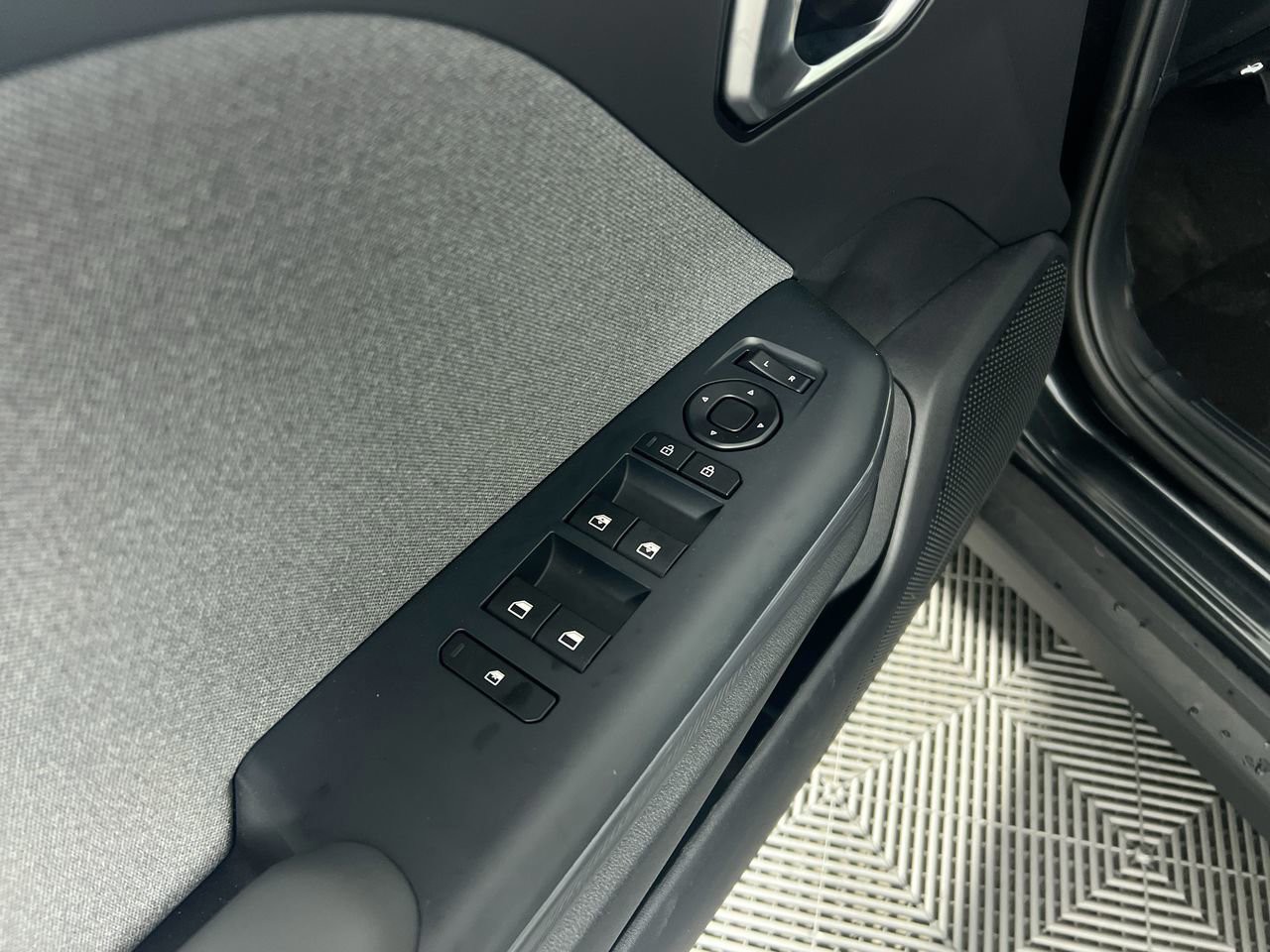 2025 Kia K4 - Photo 14