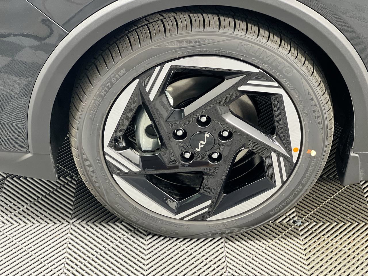 2025 Kia K4 - Photo 12