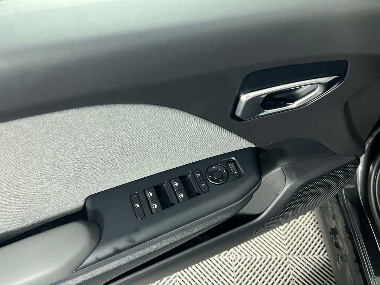 2025 Kia K4 - Photo 15