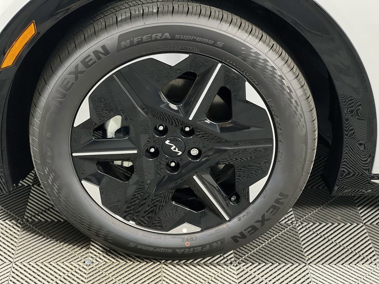 2025 Kia EV6 - Photo 11