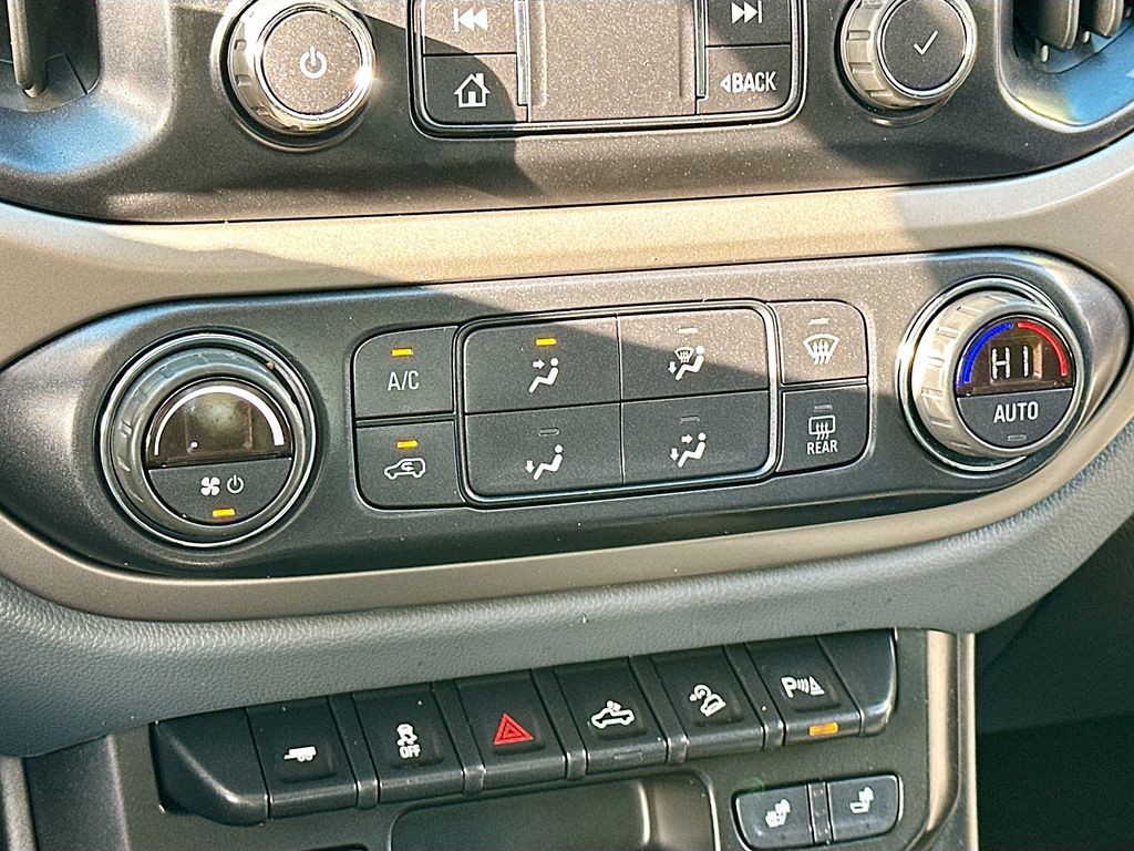 2022 Chevrolet Colorado - Photo 15