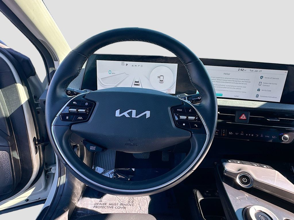 2022 Kia EV6 - Photo 11