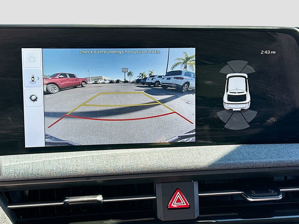2022 Kia EV6 - Photo 14