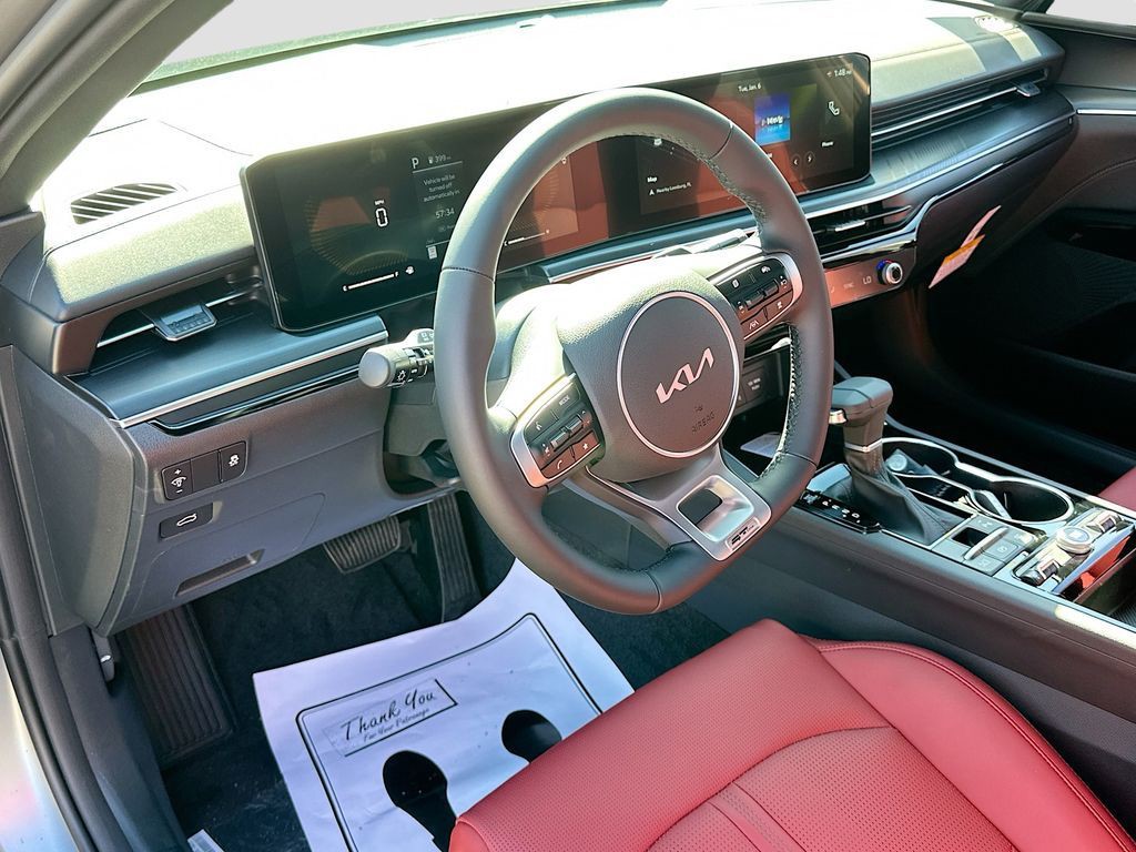 2026 Kia K5 - Photo 9