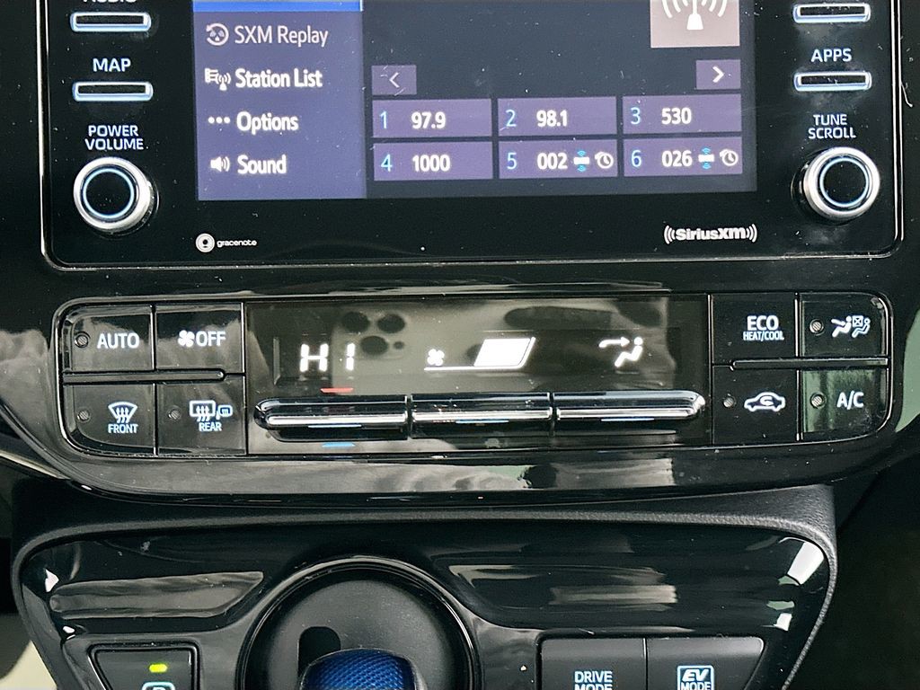 2022 Toyota Prius - Photo 15