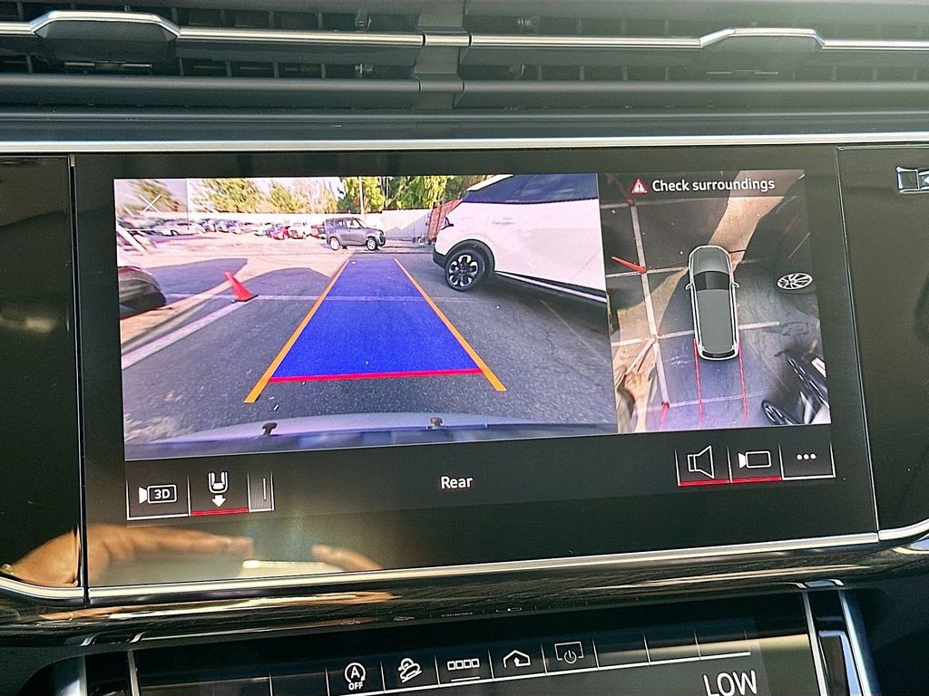 2022 Audi Q7 - Photo 14