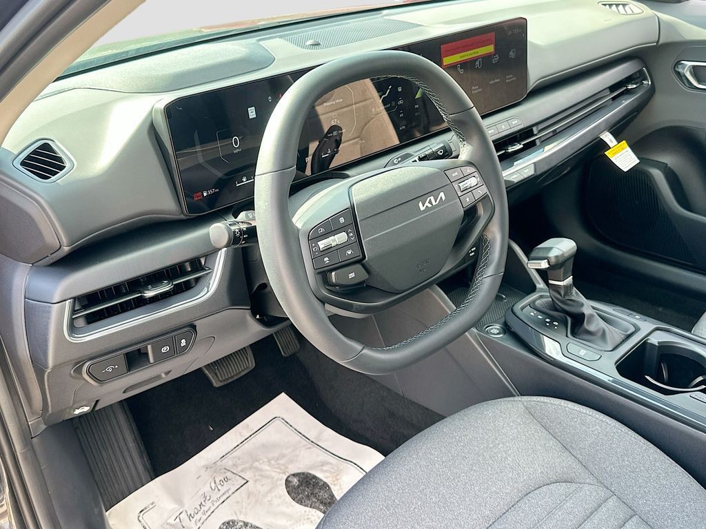 2025 Kia K4 - Photo 9