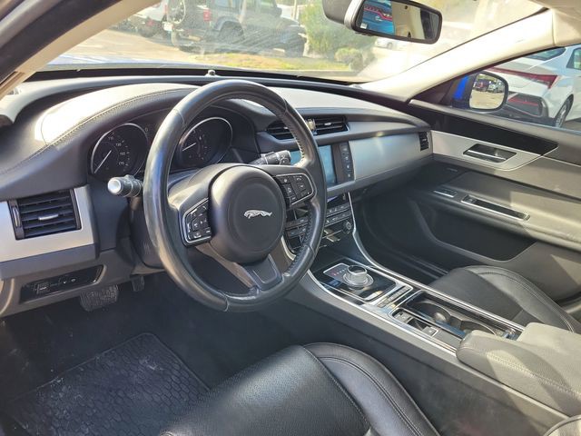 2016 Jaguar XF - Photo 11