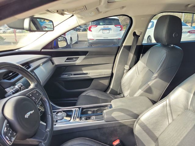 2016 Jaguar XF - Photo 12