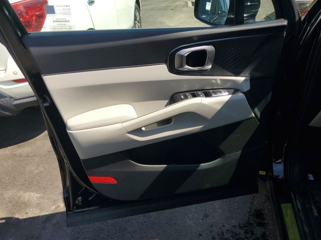 2025 Kia Sorento Hybrid - Photo 5