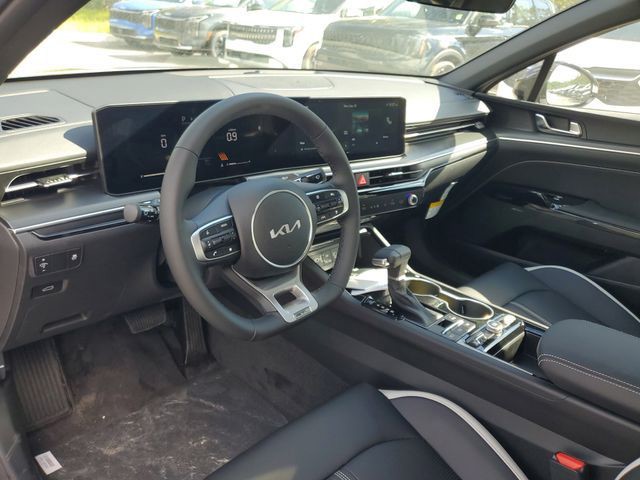 2026 Kia K5 - Photo 7