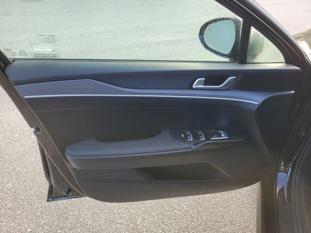 2026 Kia K5 - Photo 5