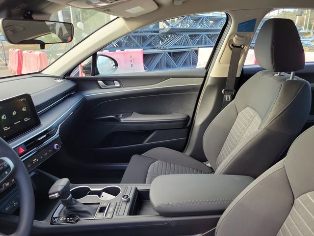 2026 Kia K5 - Photo 8