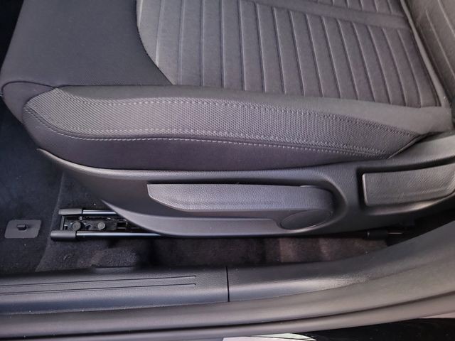 2026 Kia K5 - Photo 9