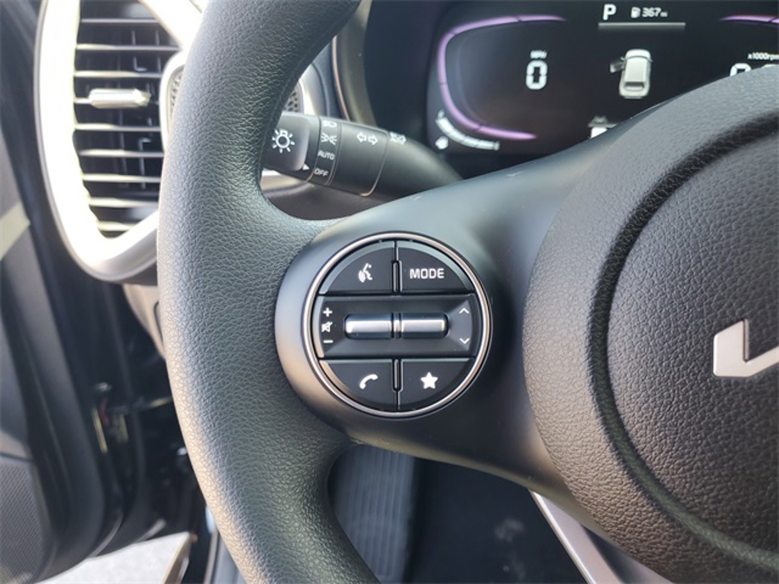 2025 Kia Soul - Photo 11