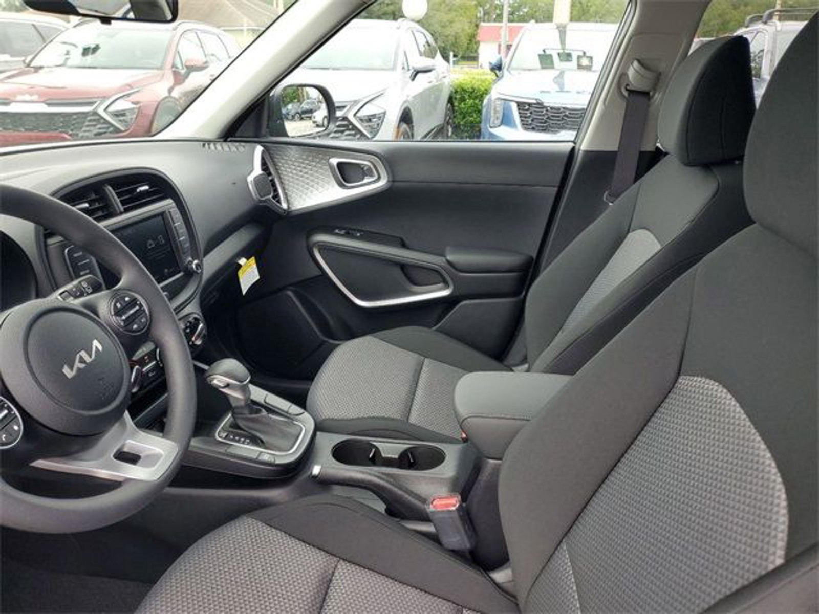 2025 Kia Soul - Photo 8