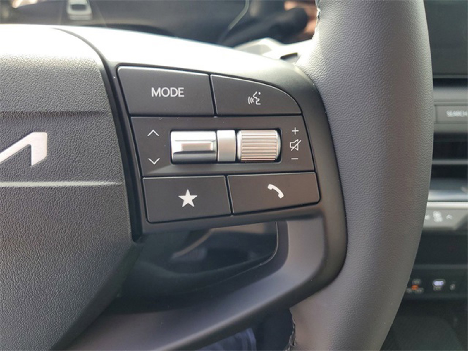 2025 Kia K4 - Photo 12