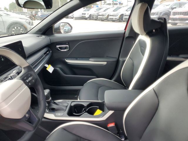 2025 Kia K4 - Photo 8