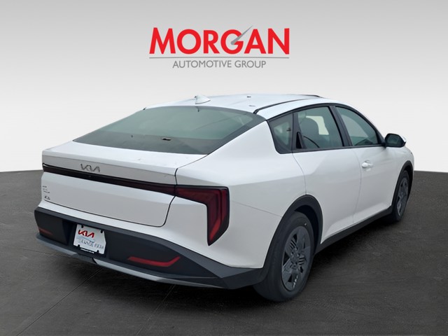2025 Kia K4 - Photo 3