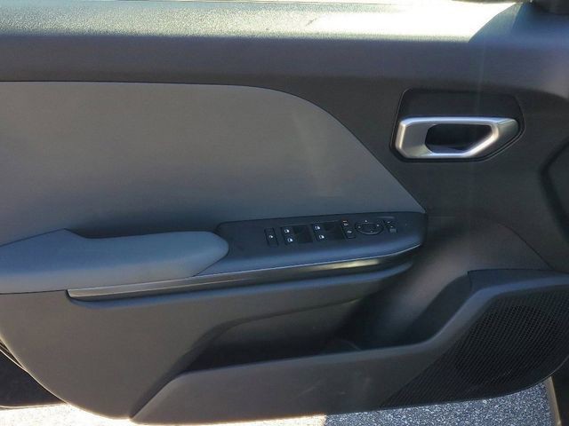 2025 Kia K4 - Photo 5