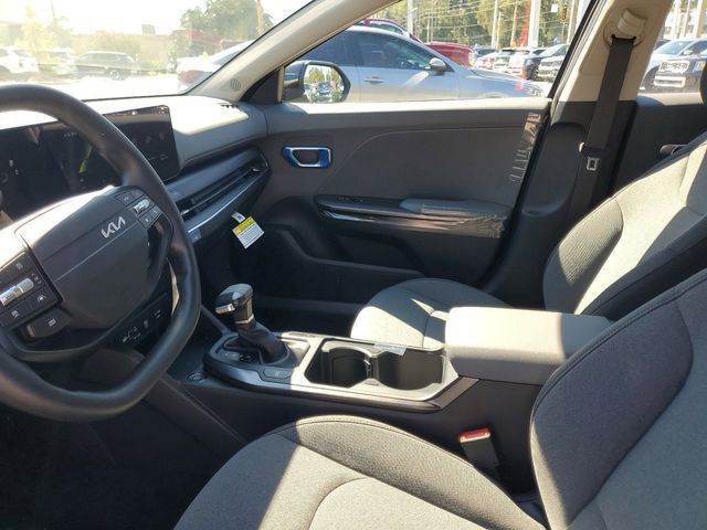 2025 Kia K4 - Photo 8