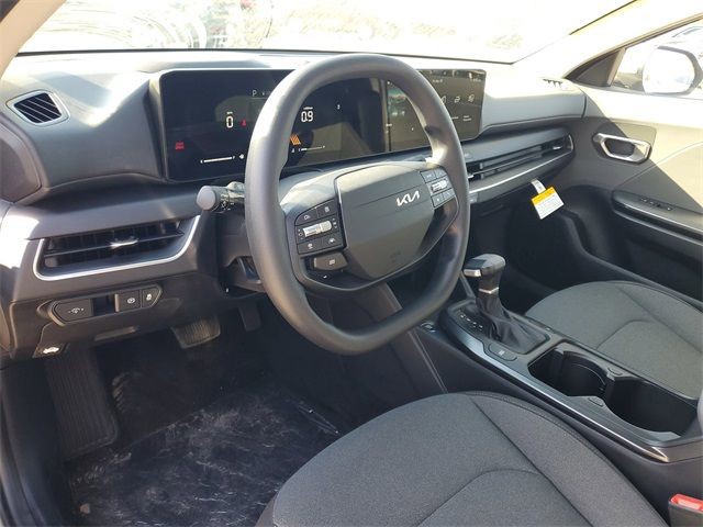 2025 Kia K4 - Photo 5