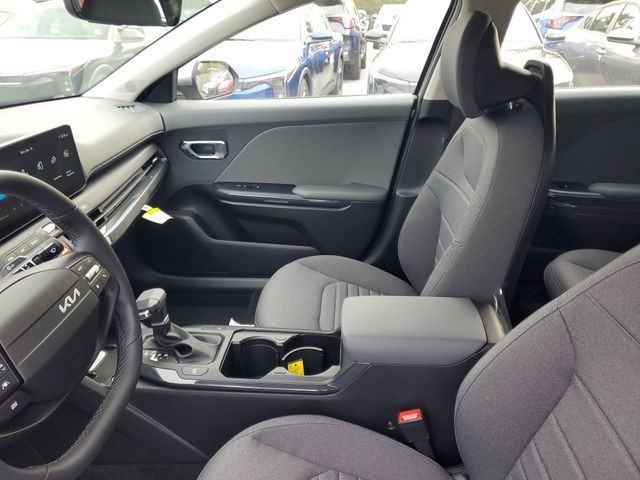 2025 Kia K4 - Photo 8