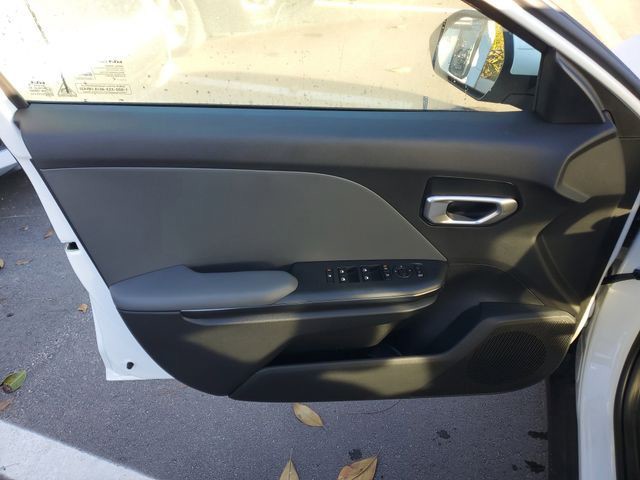 2025 Kia K4 - Photo 5