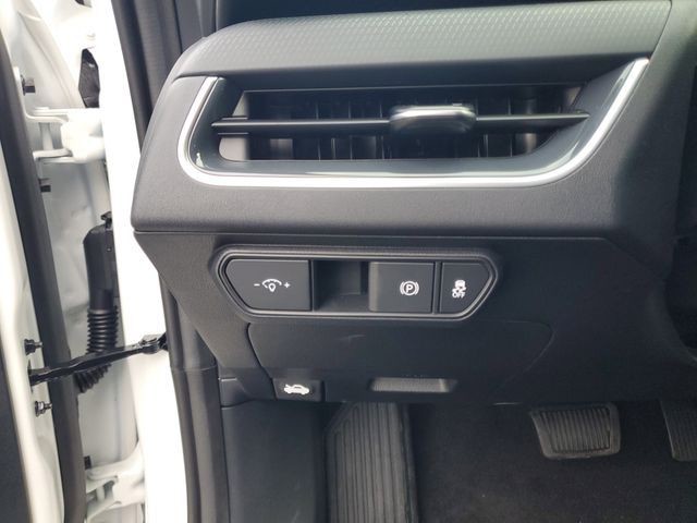 2025 Kia K4 - Photo 10