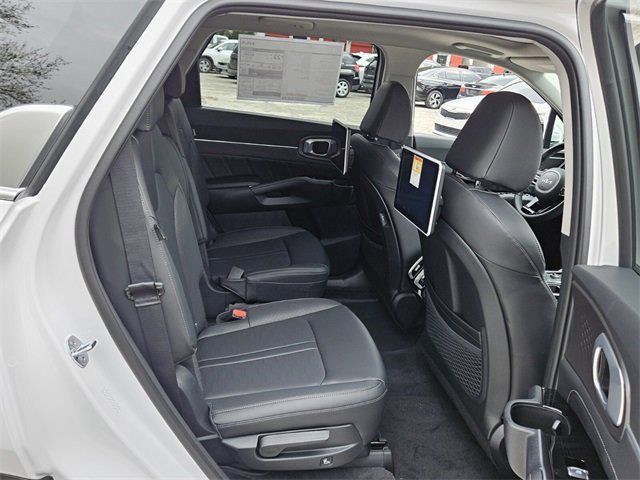 2025 Kia Sorento - Photo 13