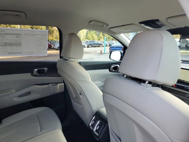 2025 Kia Sorento - Photo 29