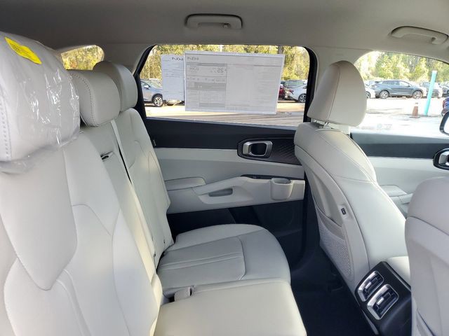 2025 Kia Sorento - Photo 30