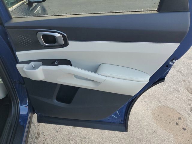 2025 Kia Sorento - Photo 31