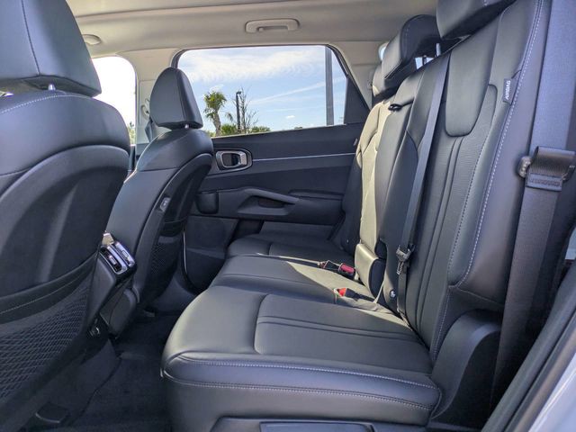 2025 Kia Sorento - Photo 13