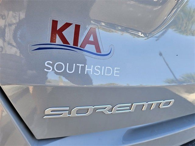 2025 Kia Sorento - Photo 8