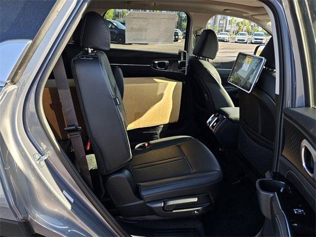 2025 Kia Sorento - Photo 13