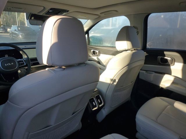 2025 Kia Sorento - Photo 25