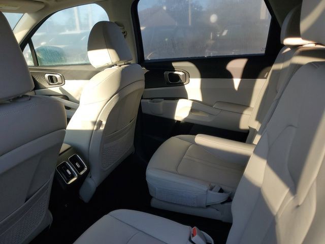 2025 Kia Sorento - Photo 26