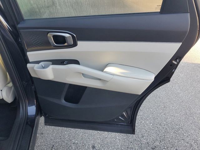 2025 Kia Sorento - Photo 32