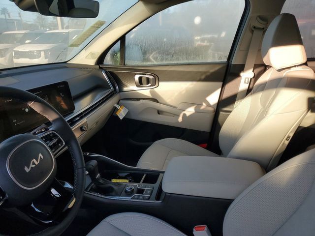 2025 Kia Sorento - Photo 8