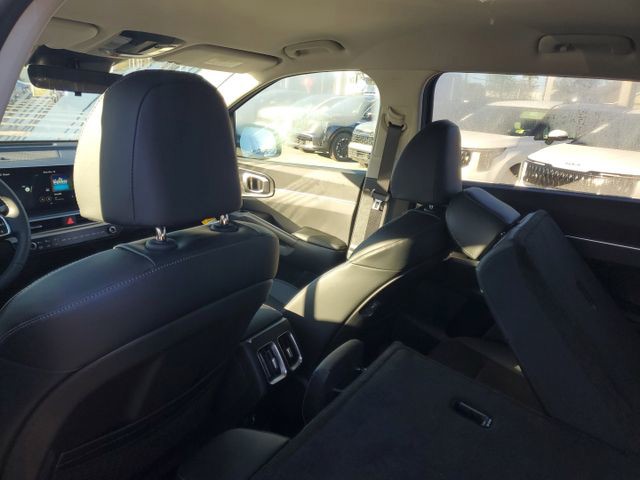 2025 Kia Sorento - Photo 25